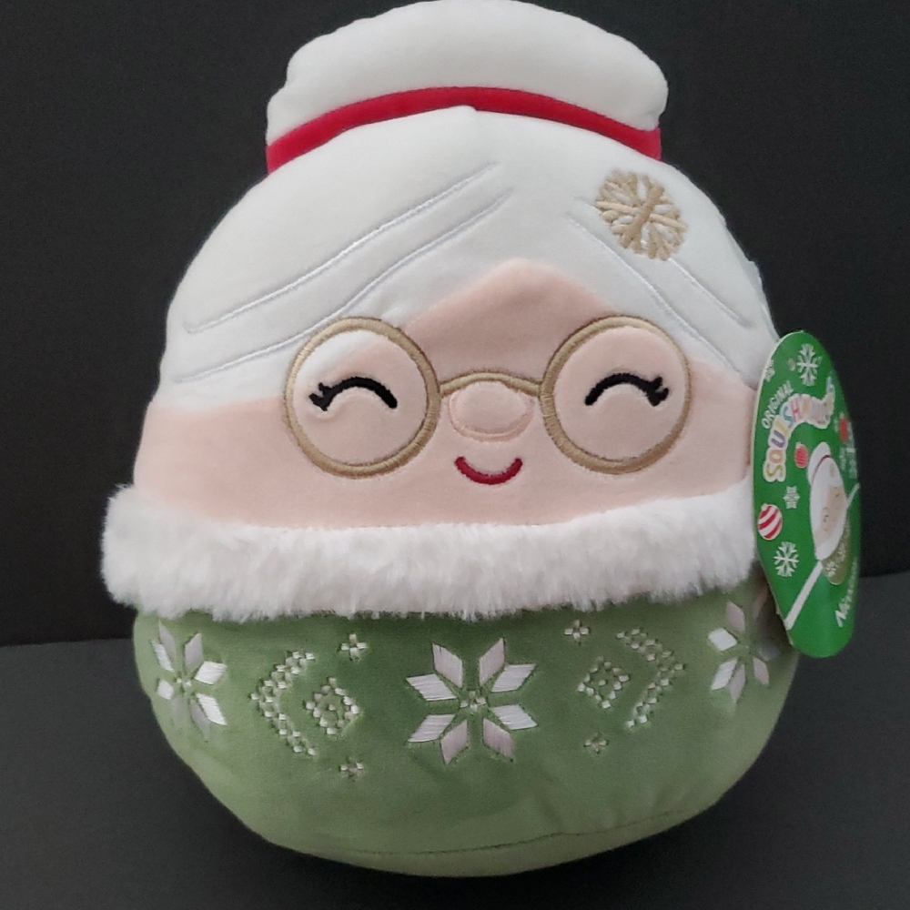 NWT Original Squishmallows Christmas Green and White Plush "Nicolette"